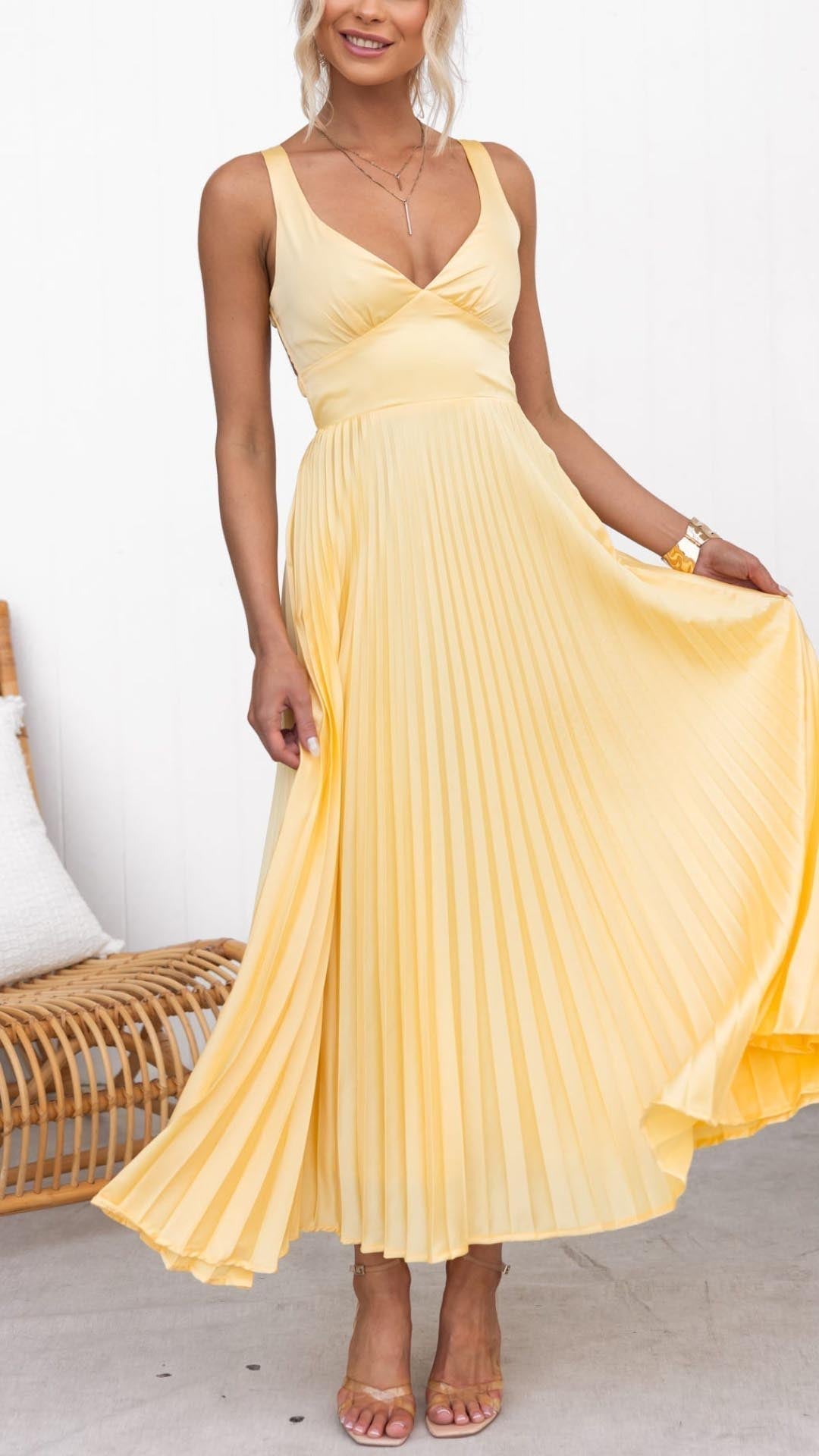 Sara | Pleated V-Neck Maxi Dress